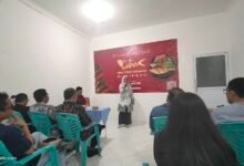 Kepala Divisi Sekretaris Perusahaan Bank BPD Bali Sanjaya Caesar petik strategi sukses Klaster Bandeng Semarang untuk perkuat UMKM Bali dalam pantauan jurnalis MD Suteja