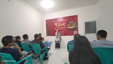 Kepala Divisi Sekretaris Perusahaan Bank BPD Bali Sanjaya Caesar petik strategi sukses Klaster Bandeng Semarang untuk perkuat UMKM Bali dalam pantauan jurnalis MD Suteja