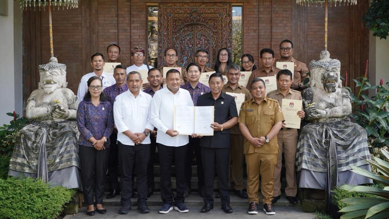 Bupati Gianyar bersama KPU diunggah oleh MD Suteja
