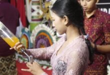 Generasi muda Bali mengikuti audisi Lomba Mixologi Arak Bali yang digelar di Aula Kantor DPD PDI Perjuangan Bali