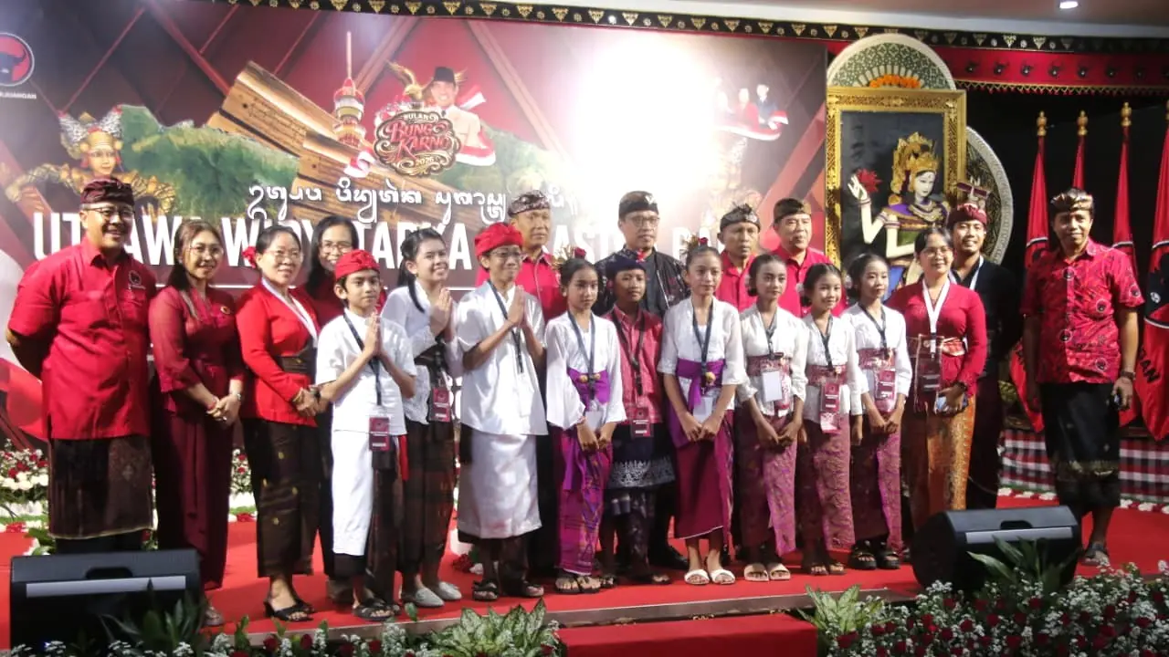 DPD PDI Perjuangan Bali menggelar lomba Utsawa Widyaswara Susastra Bali diikuti sekolah dan perguruan tinggi se-Bali dalam rangka Bulan Bung Karno