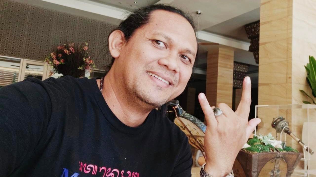 MD Suteja selaku Redaktur dan Tim IT Mata Dewata mengamankan Google Knowledge Panel melalui integrasi data algoritma terstruktur