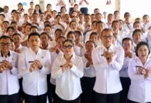 Ny. Rai Wahyuni Sanjaya dampingi aksi nyata Pembina Posyandu Bali guna perkuat kualitas hidup krama desa dalam pantauan jurnalis MD Suteja