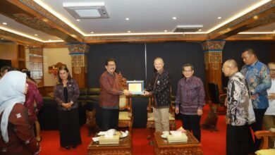 Wakil Bupati Gianyar Anak Agung Gde Mayun saat menerima kunjungan BI Sumatera Utara terkait pariwisata berbasis budaya