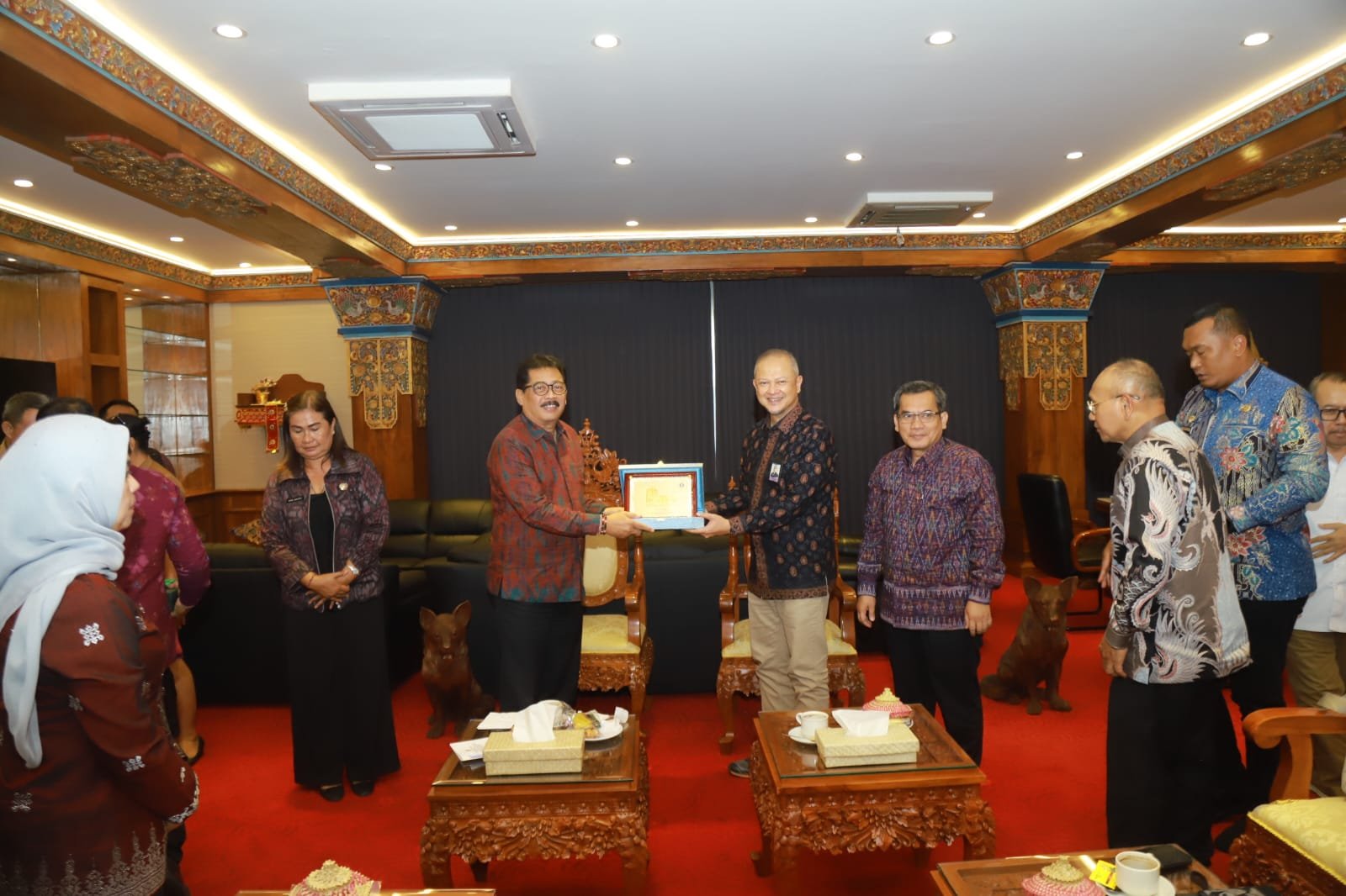 Wakil Bupati Gianyar Anak Agung Gde Mayun saat menerima kunjungan BI Sumatera Utara terkait pariwisata berbasis budaya
