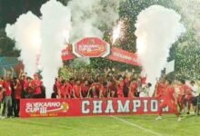 Penutupan dan penyerahan hadiah Soekarno Cup III regional Bali di Stadion Ngurah Rai Denpasar