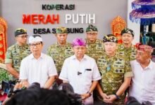 Bupati Badung Adi Arnawa dampingi Gubernur Bali Wayan Koster ikuti peresmian 1061 KDKMP secara virtual di Mengwi.
