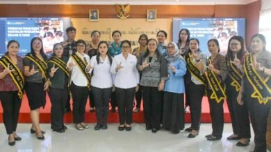 Ny. Sagung Antari Jaya Negara membuka kegiatan Wajib Belajar 13 Tahun di Denpasar Selatan