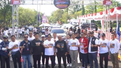 Pelepasan peserta Kejurnas Jembrana Time Rally 2026 oleh Giri Prasta dan Patriana Krisna