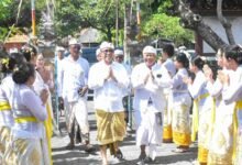 Walikota Denpasar I Gusti Ngurah Jaya Negara menghadiri upacara Ngeratep di Pura Dalem Ulun Suan