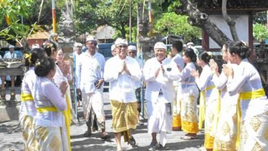 Walikota Denpasar I Gusti Ngurah Jaya Negara menghadiri upacara Ngeratep di Pura Dalem Ulun Suan