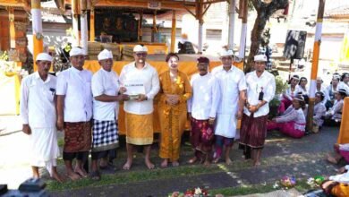 Wabup Badung Bagus Alit Sucipta menghadiri Karya Rsi Gana di Pura Desa Sibanggede Bali