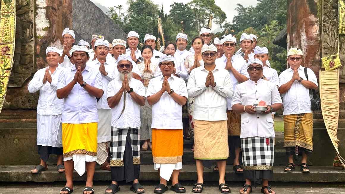 Bupati Adi Arnawa pimpin Bhakti Penganyaran Pemkab Badung di Pura Luhur Batukau