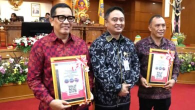 Bupati Tabanan Sanjaya menerima penghargaan Opini WTP 12 kali berturut-turut dari BPK RI Bali