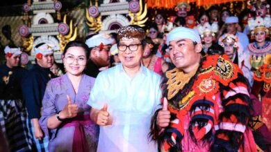 Bupati Badung Adi Arnawa menyaksikan pergelaran Calonarang Geseng Waringin Duta Badung di PKB 2026