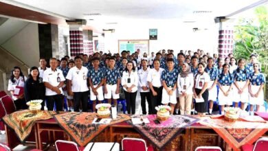 Bunda Anti Narkoba Badung Rasniathi Adi Arnawa buka sosialisasi bahaya narkoba di SMPN 6 Mengwi