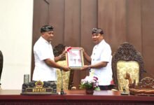 Bupati Gianyar I Made Mahayastra sampaikan Raperda Pertanggungjawaban APBD 2025