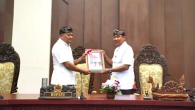 Bupati Gianyar I Made Mahayastra sampaikan Raperda Pertanggungjawaban APBD 2025