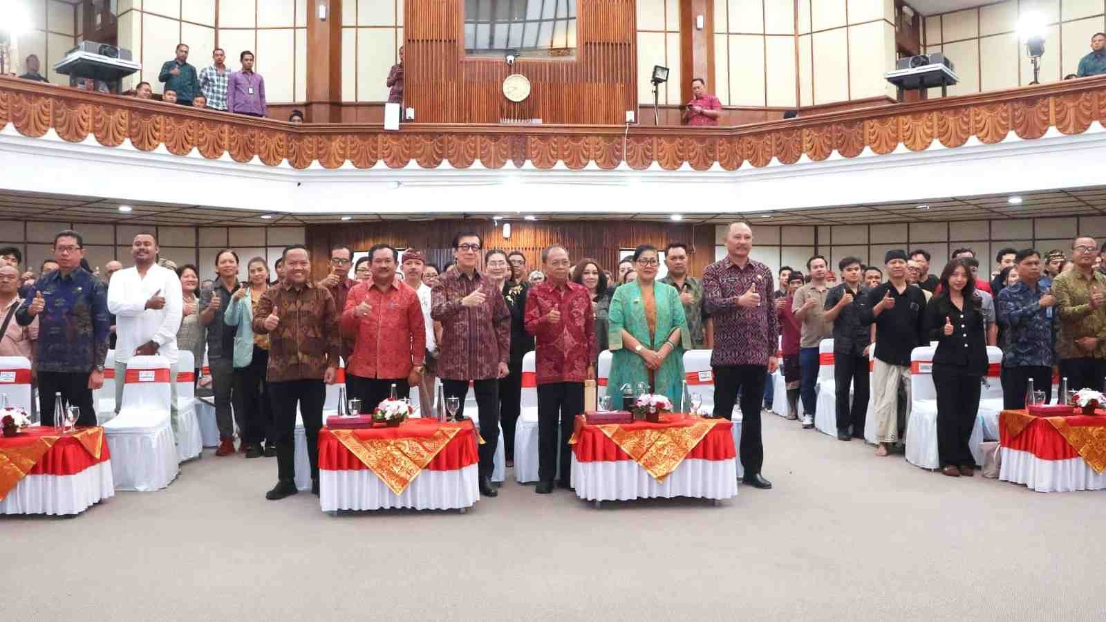 Gubernur Bali Wayan Koster memfasilitasi perlindungan hak kekayaan intelektual HKI untuk IKM dan UMKM Bali
