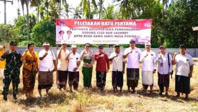 Bupati Klungkung I Made Satria groundbreaking Gedung CSSD dan Laundry RSUD Gema Santi Nusa Penida