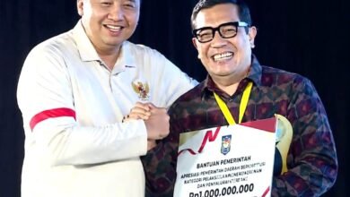 Bupati Tabanan Komang Gede Sanjaya raih penghargaan penanggulangan stunting dan kemiskinan nasional