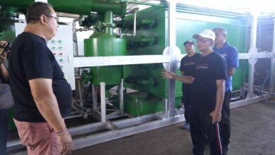 Bupati Klungkung Made Satria tinjau mesin pengolah sampah TOSS Center Kusamba