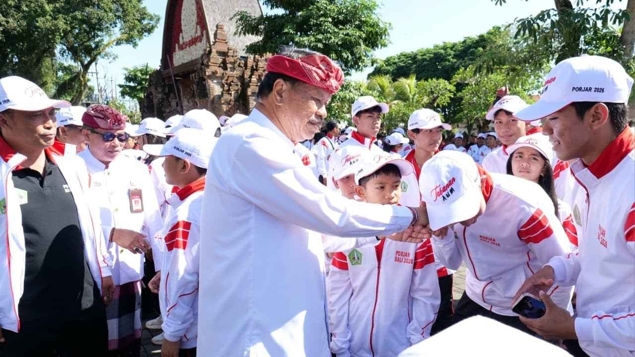 Wakil Bupati Tabanan I Made Dirga melepas Kontingen Porjar Tabanan 2026