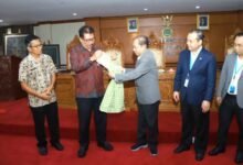 Wakil Bupati Gianyar Anak Agung Gde Mayun menerima kunjungan delegasi Pemerintah Kamboja terkait studi pengelolaan sampah