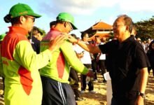 Gubernur Bali Wayan Koster saat membacakan arahan Menteri LH pada Hari Lingkungan Hidup Sedunia 2026