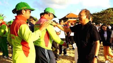 Gubernur Bali Wayan Koster saat membacakan arahan Menteri LH pada Hari Lingkungan Hidup Sedunia 2026