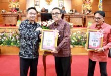 Walikota Denpasar Jaya Negara menerima penghargaan opini WTP ke-14 dari BPK RI Perwakilan Bali di Denpasar