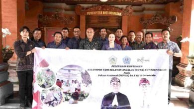Walikota Denpasar Jaya Negara melepas kontingen KTNA Denpasar menuju Penas XVII Gorontalo