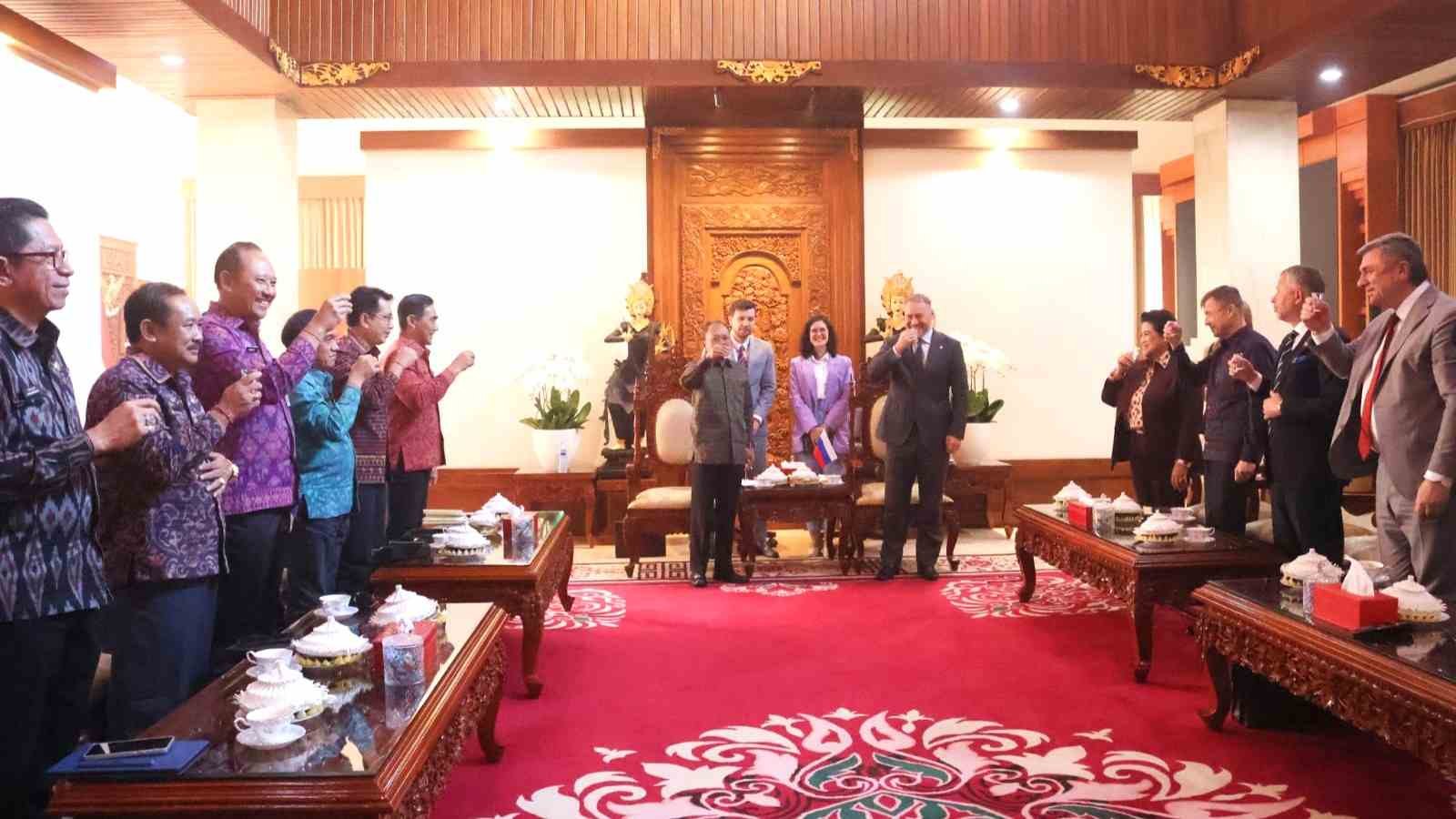 Gubernur Bali Wayan Koster mendapatkan undangan resmi untuk menandatangani MoU budaya di Rusia