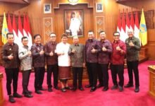 Gubernur Bali Wayan Koster mengumpulkan seluruh bupati dan walikota se-Bali di Kertha Sabha Denpasar