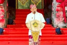 Gubernur Bali Wayan Koster memukul gong pembukaan Pesta Kesenian Bali ke-48 tahun 2026