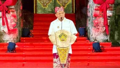 Gubernur Bali Wayan Koster memukul gong pembukaan Pesta Kesenian Bali ke-48 tahun 2026