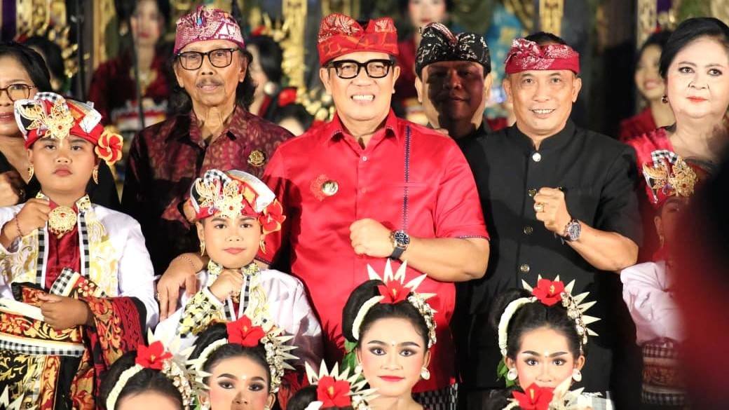 Bupati Tabanan Komang Gede Sanjaya membuka Pesta Kesenian Bali PKB Tabanan 2026