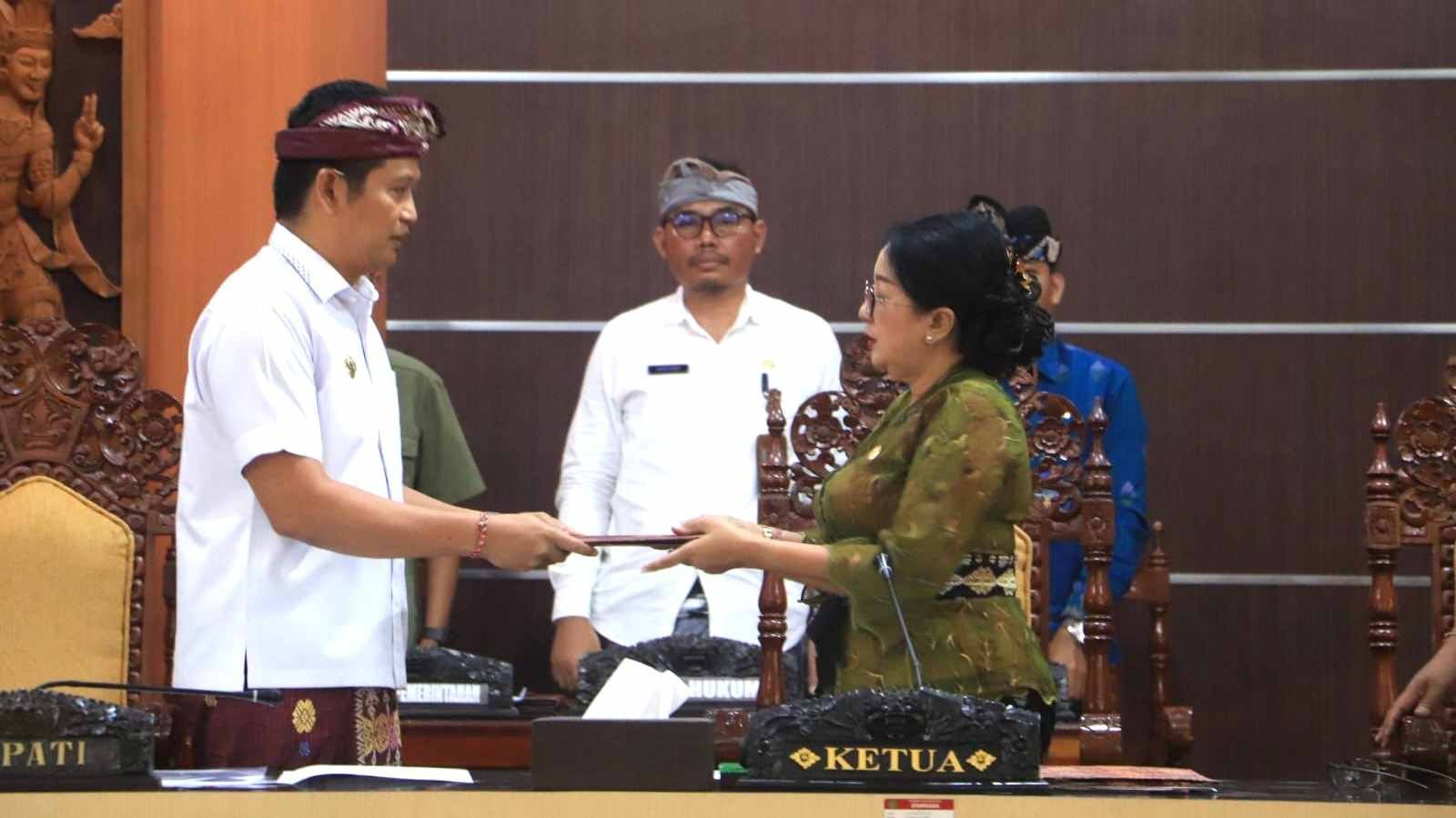 Bupati Jembrana I Made Kembang Hartawan sampaikan Ranperda Pertanggungjawaban APBD 2025