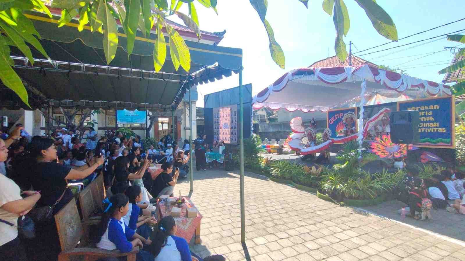 Lepas 33 siswa kelas VI, SD Negeri 2 Sanur gelar Gempita Rensa Festival sebagai ruang ekspresi seni dan edukasi wirausaha berbasis karakter