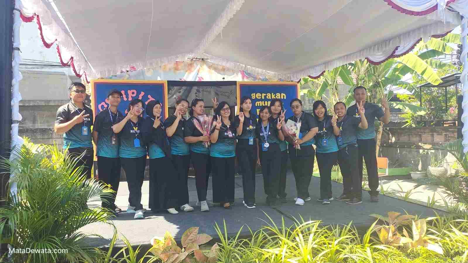 para Guru di SD Negeri 2 Sanur berfoto bersama usai Gelar Gempita Rensa Festival 2026