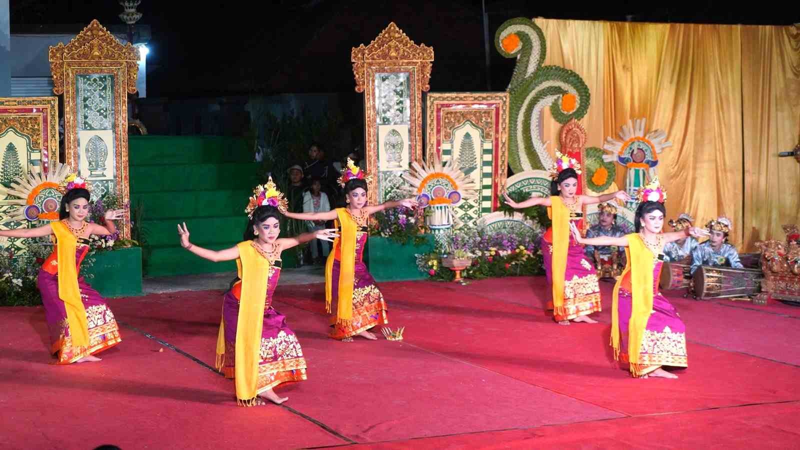 Bupati Satria tinjau kesiapan Sekaa Gong Githa Remaja Banjar Gelagah sebagai Duta Klungkung di PKB 2026