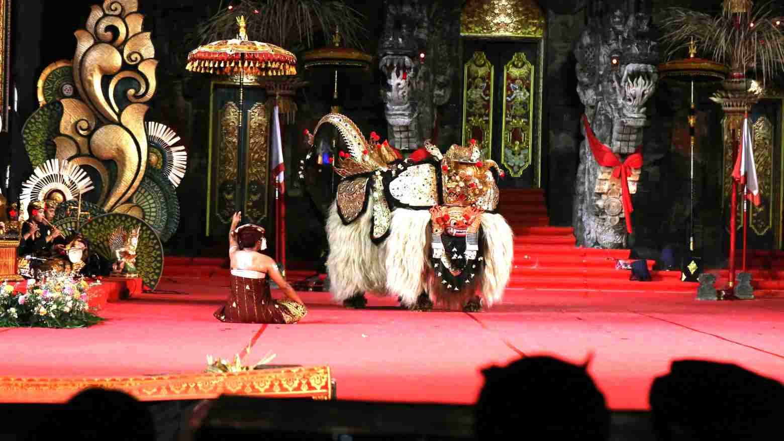 Penampilan Komunitas Barong Singapadu Duta Kabupaten Gianyar pada Pesta Kesenian Bali 2026