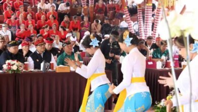 Bupati Sanjaya dorong sinergi pariwisata dan budaya di panggung seni Ulun Danu Beratan