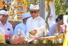 Walikota Denpasar I Gusti Ngurah Jaya Negara hadiri penyineban Karya Agung di Pura Dang Khayangan Payogan Agung Segara Rupek