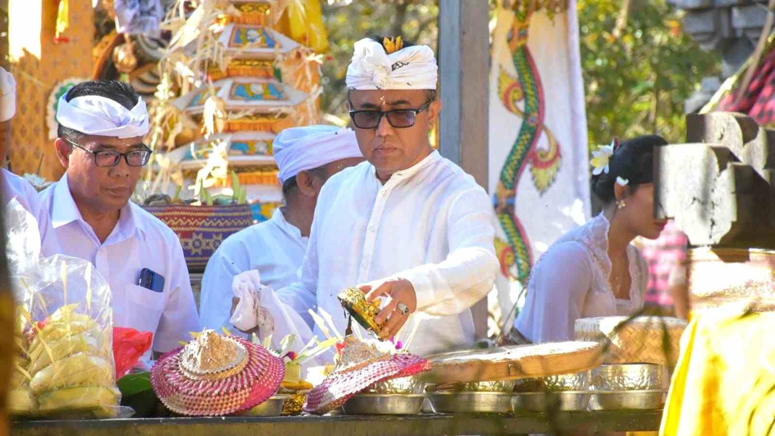 Walikota Denpasar I Gusti Ngurah Jaya Negara hadiri penyineban Karya Agung di Pura Dang Khayangan Payogan Agung Segara Rupek