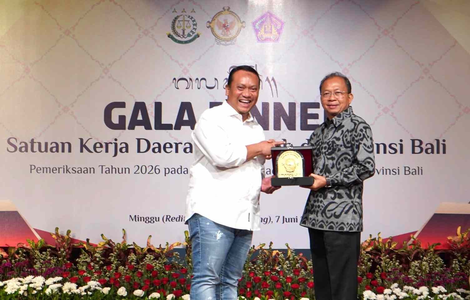 Gubernur Bali Wayan Koster menegaskan konsep pembangunan terintegrasi One Island One Management di Denpasar