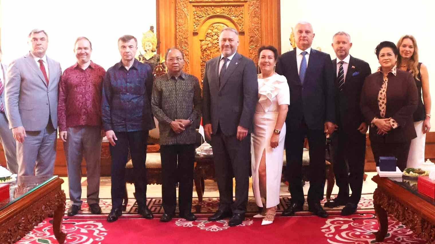 Gubernur Bali Wayan Koster menerima kunjungan Parlemen Saint Petersburg Rusia di Denpasar