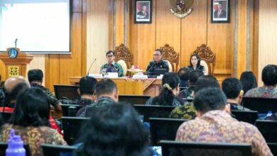 Sekda Badung Surya Suamba menghadiri monitoring implementasi indikator Kabupaten Ber-Aksi oleh KPK RI di Inspektorat Badung