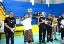 Bupati Badung I Wayan Adi Arnawa secara resmi membuka Turnamen Bola Voli Himmus Cup II, di GOR Gema Putra Presada, Banjar Angkeb Canging, Desa Gulingan, Kecamatan Mengwi