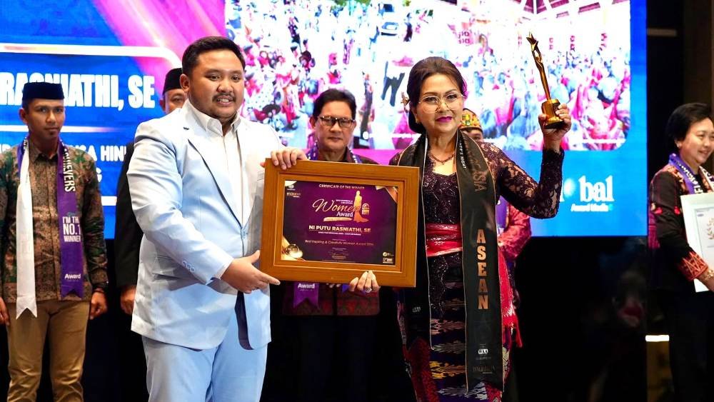Bunda PAUD Badung Rasniathi Adi Arnawa raih Best Inspiring & Creativity Women Award 2026